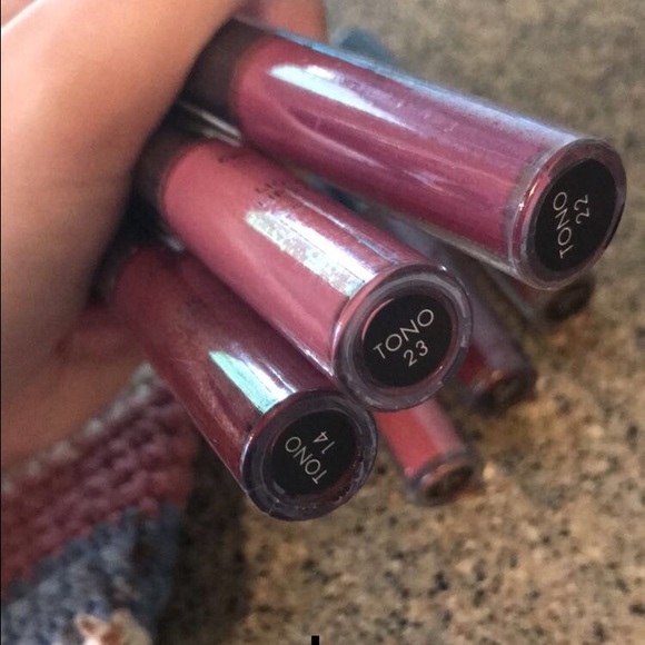 Makeup - Picture 3 of 6